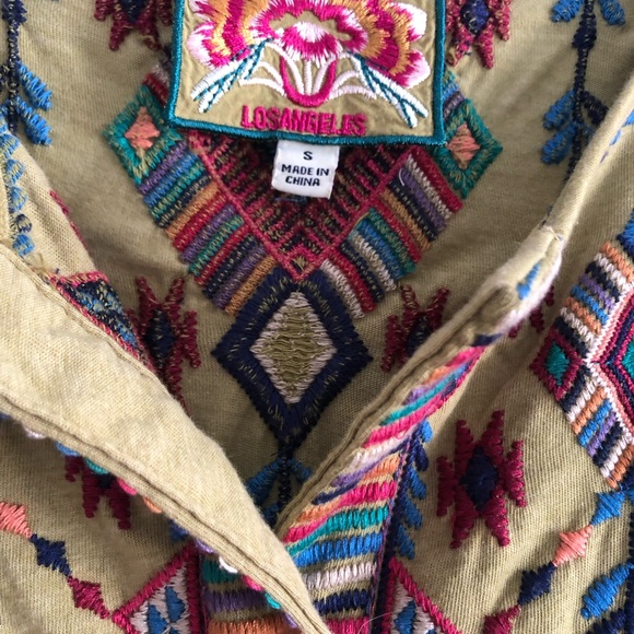 Johnny was embroidered top - Picture 2 of 4